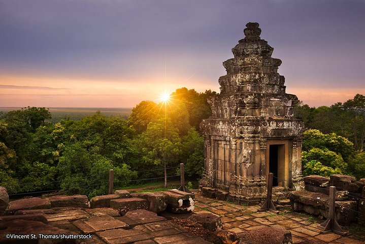 Private: Grand Circuit Full Day Tour Sunset at Bakeng Mountain - Photo 1 of 7