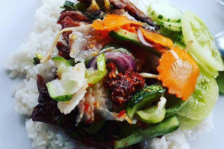 Come find out and try Cambodia's most POPULAR breakfast!