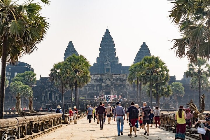 Siem Reap: Small Circuit Tour by TukTuk with English Guide - Photo 1 of 6