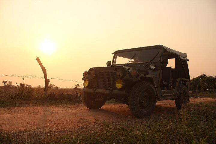 Sunset Drinks in the Countryside by Jeep - Photo 1 of 12