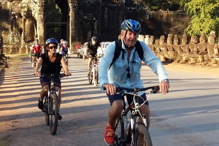 Floating village & Lunch hosts by a Local Family - Private Tour - Photo 1 of 20