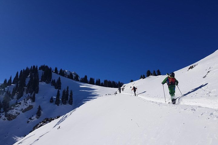Ketmen ridge skitour programme - Photo 1 of 6