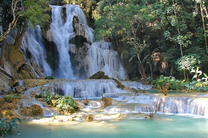Kuang si waterfall