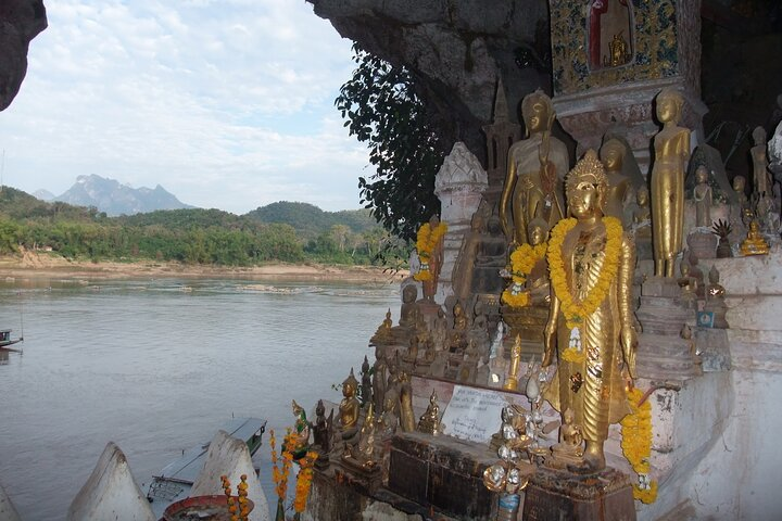 Pak Ou Caves river trip - Photo 1 of 7