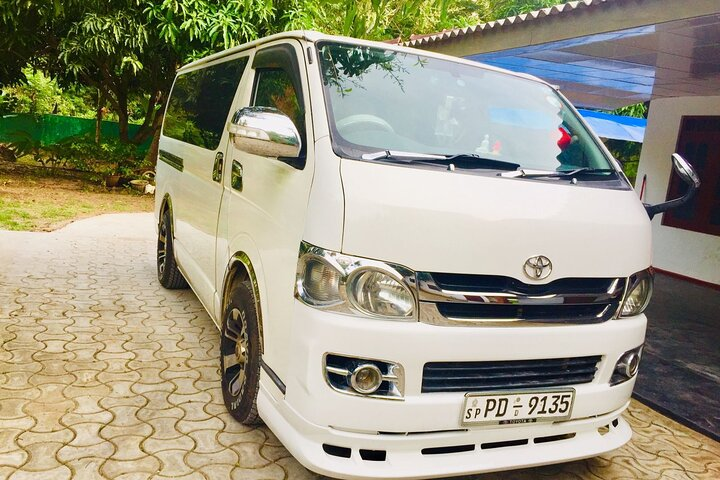 Toyota Hiace Kdh Van Riyasewana Toyota Kdh Sell Van Riyasewana