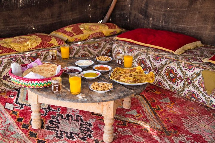 Breakfast in agafay desert with camel ride and relaxation Moroccan hammam - Photo 1 of 2