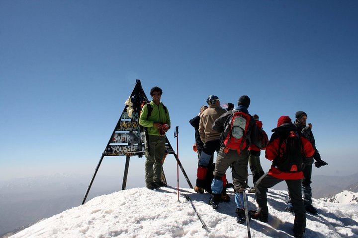 hiking in toubkal 