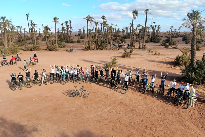 Oasis Tour On Bicycle - Photo 1 of 9