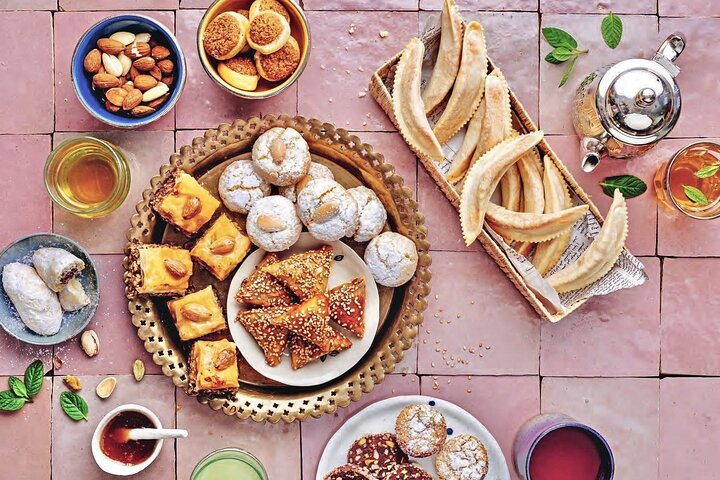 Private market tour and cooking class in Marrakech with Khmisa