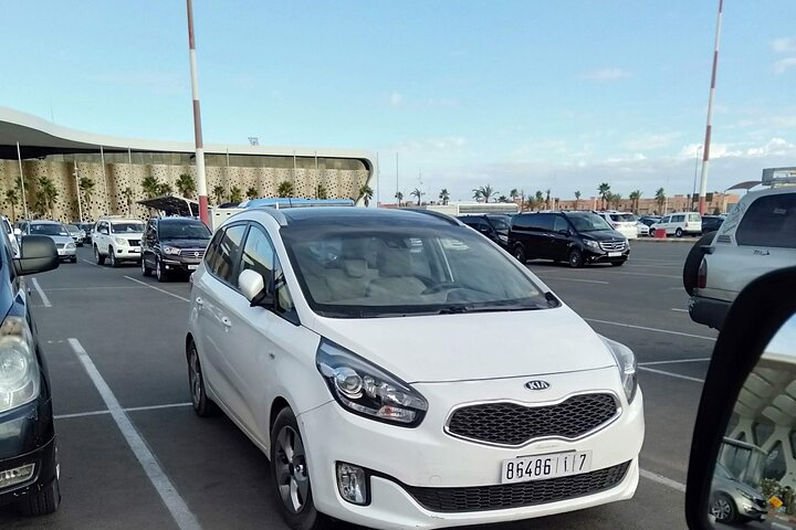 Private transport DE Marrakech airport to the city - Photo 1 of 13