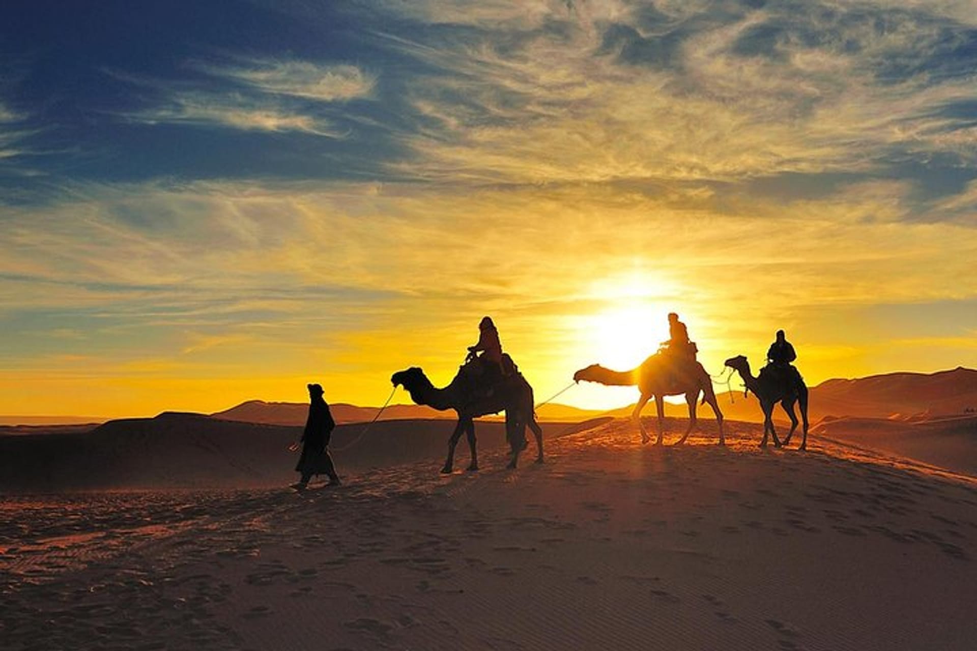 https://www.pelago.com/img/products/MA-Morocco/sunset-in-merzouga-sahara-desert-camel-ride-erg-chebbi-dunes/d5109511-9ef7-42d6-b8eb-35cf0bad49c2_sunset-in-merzouga-sahara-desert-camel-ride-erg-chebbi-dunes-xlarge.jpg