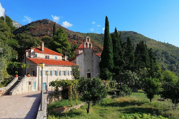 Praskvica monastery