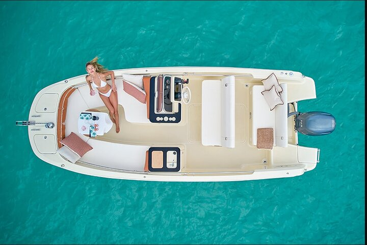 Private Lux 3.5h Speedboat Our Lady of the Rock and Blue Cave - Photo 1 of 17