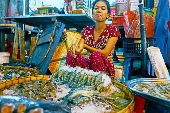 Yangon Downtown Local Markets Tour