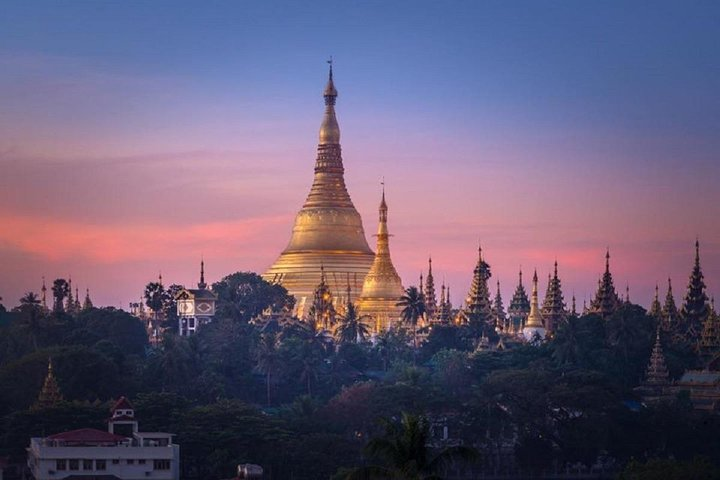 Shwedagon Pagoda ,Yangon , Myanmar