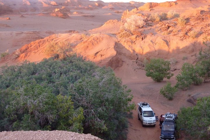 Transportation with driver ( SUV, Van, Mini Bus ) - Photo 1 of 18