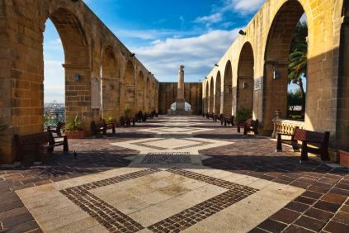 Malta Shore Excursion: Malta in One Day Private Sightseeing Tour. Upper Barrakka Garden's.