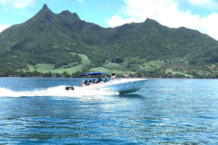 Mauritius : 5 islands Speed Boat Trip with BBQ and drinks - Photo 1 of 9