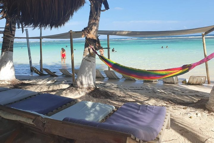 Beach Day, food + drinks + the chilangaloense beach club - Photo 1 of 18