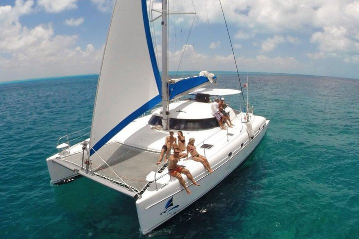 ISLA MUJERES | CATAMARAN | SAILING | MEXICO | TRIP | CANCUN | RIVIERA MAYA | SANITIZED |