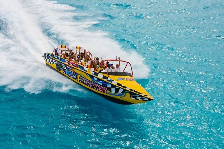 Columbus boat for couples - Photo 1 of 3