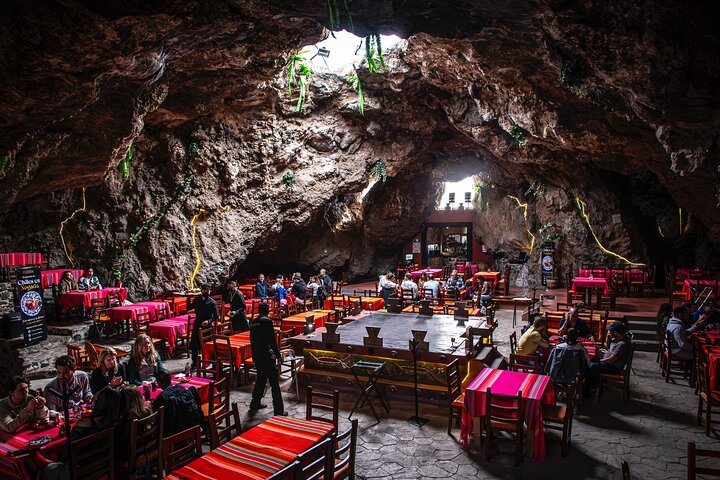 Balloon flight + pick up in CDMX + Breakfast in Cave + Pyramids - Photo 1 of 25