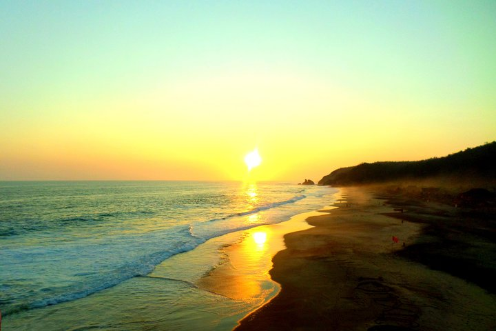 Sunset in Punta Cometa 