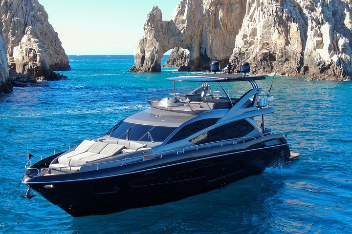 Black yacht in Cabo