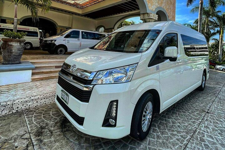 Cancun Airport CUN Arrival or Departure Transfer - Photo 1 of 12