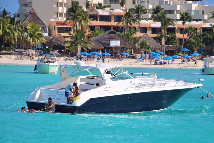 Cancun yachts rental BEATIFUL YACHT 46FT, 15 PAX MAX 25P6 - Photo 1 of 15
