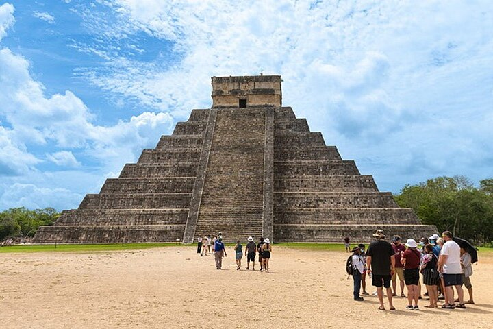 Kukulkan Pyramid in Chichen Itza