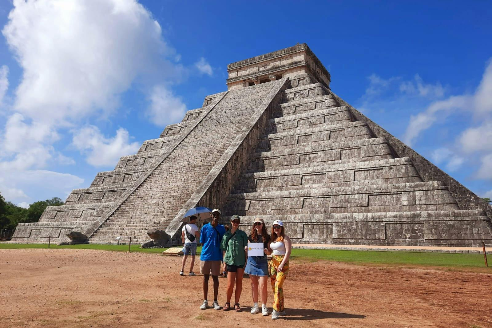 Chichén Itzá: Private Guided Walking Tour - Photo 1 of 5