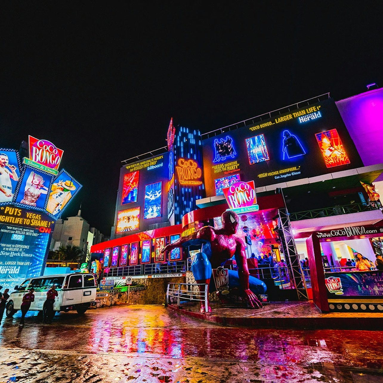 Coco Bongo Cancún: Entry Ticket - Photo 1 of 3