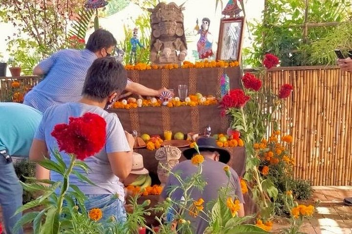 Day of the Dead Experience + alebrijes painting - Photo 1 of 12