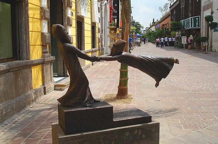 Bustamante at Tlaquepaque