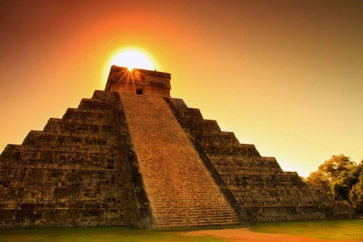 Equinox Splendor: Chichén Itzá Sunset Tour - Photo 1 of 10