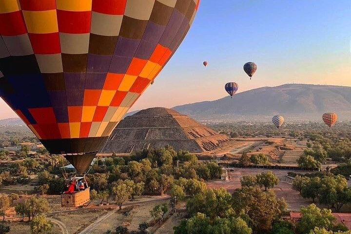 TEOTIHUACAN BALLOON RIDE (Private Transportation & Guided Tour) - Photo 1 of 15