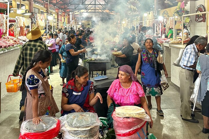 Sunday Market Tour in Tlacolula de Matamoros  - Photo 1 of 6