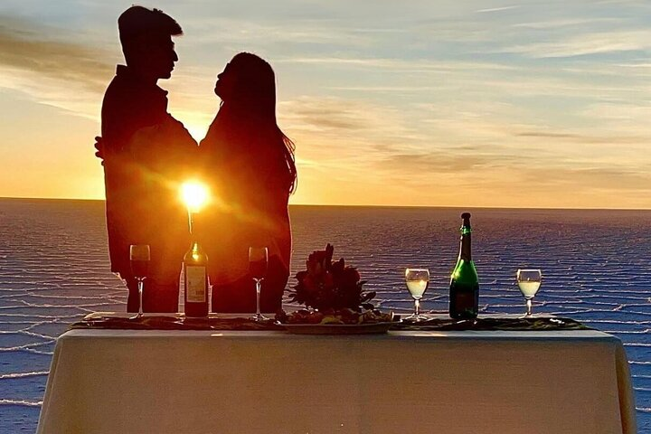 From La Paz: 4-Days Uyuni Salt Flats Tour with Hotel pickup - Photo 1 of 3