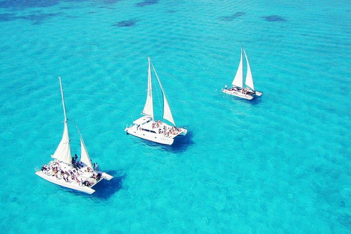 Sail from Cancun to Isla Mujeres