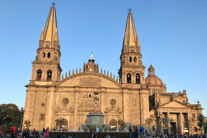 Guided Tour of the Historic Center of Guadalajara in French - Photo 1 of 2