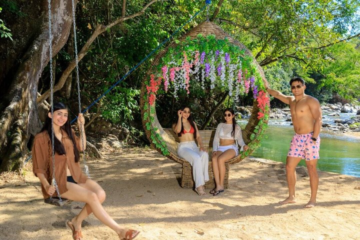 Off-road vehicle adventure with 360° viewpoint - Photo 1 of 9