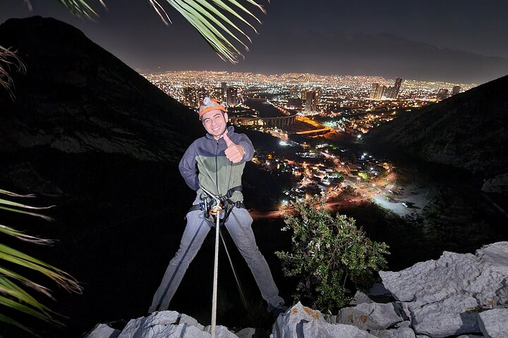 First rappel on the summit of Pico LIcos