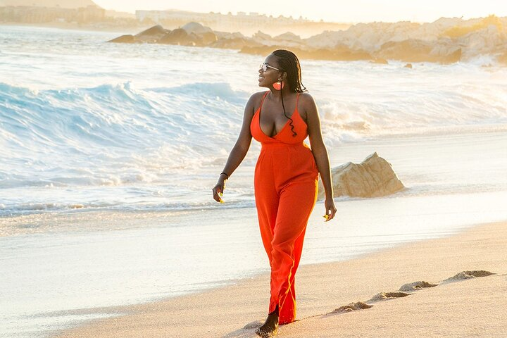 walk at the soft sands of Cabo´s beaches and make your photoshoot