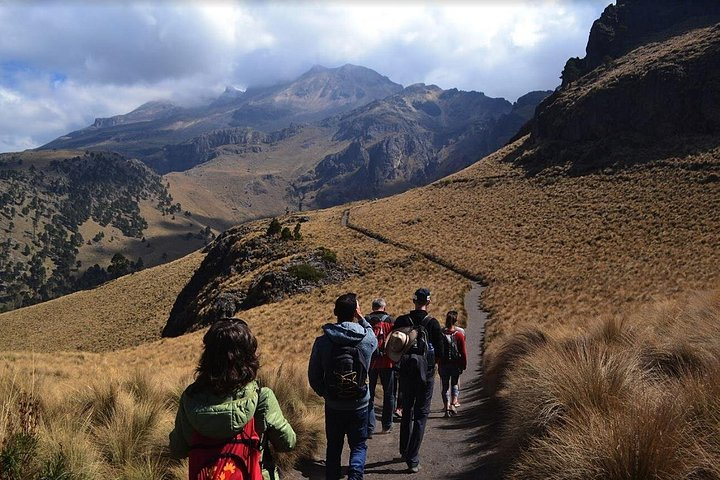 Iztaccihuatl Volcano Hike with an Alpinist - Photo 1 of 11