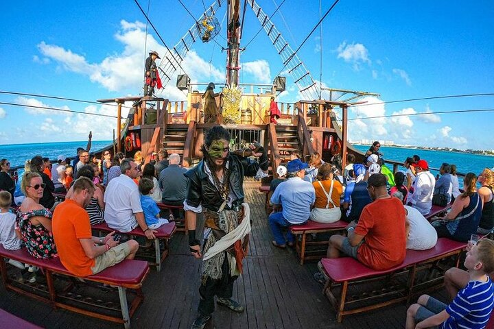 Hook boat in Cancun - Photo 1 of 7