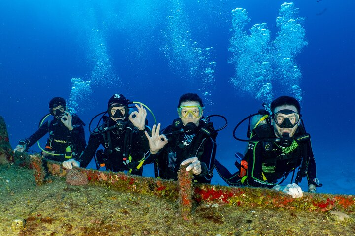 Learn diving with the Open Water course PADI !  - Photo 1 of 3