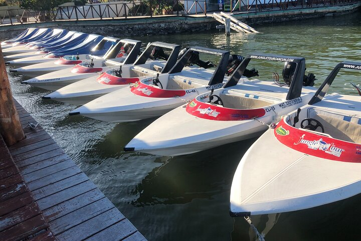 Amazing tour by speed boat and snorkeling 