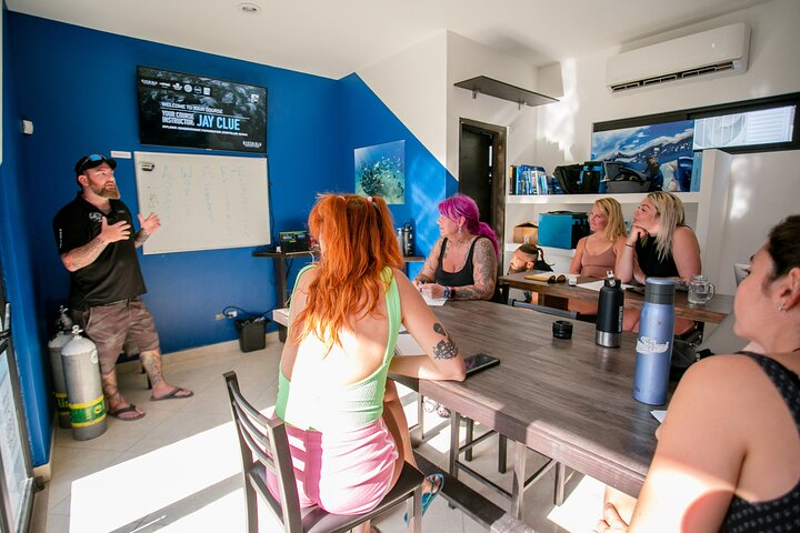 PADI Enriched Air Nitrox Course - Photo 1 of 3