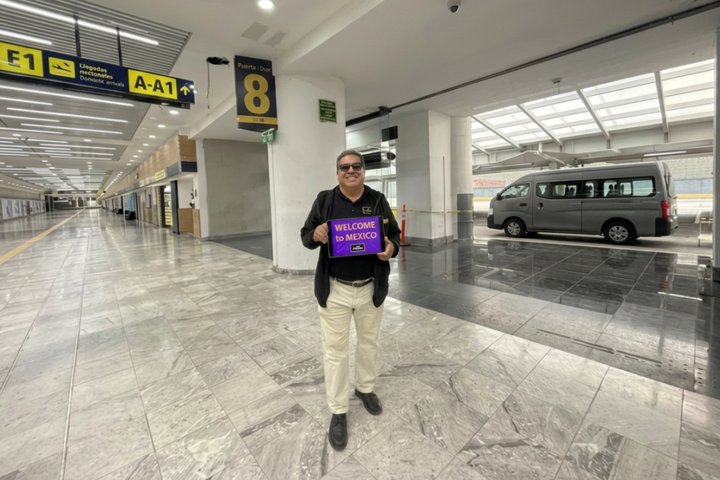 Pick-up or Drop-off in Mexico's International Airport - Photo 1 of 9